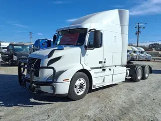 2020 VOLVO VNR64T-640