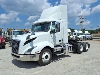2020 VOLVO VNL64T-300