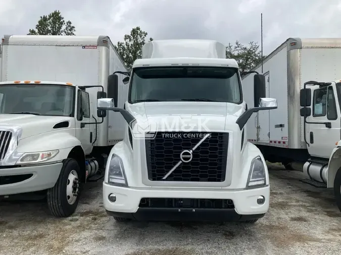 2019 VOLVO VNR64T640