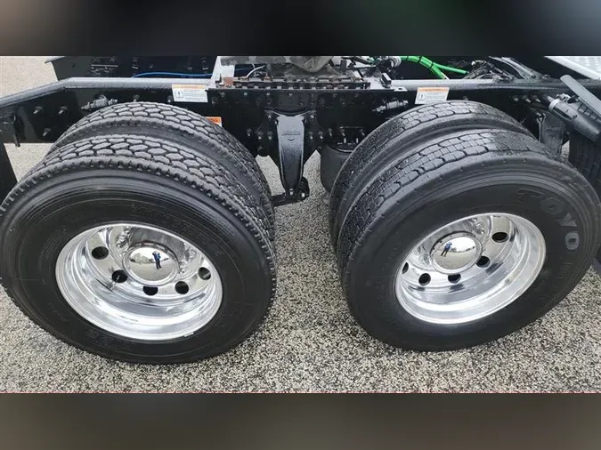 2021 FREIGHTLINER CA126