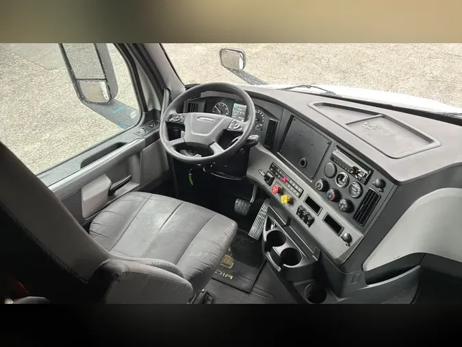 2020 Freightliner Cascadia