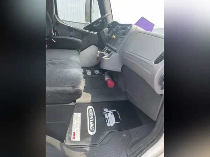 2018 FREIGHTLINER M2 106