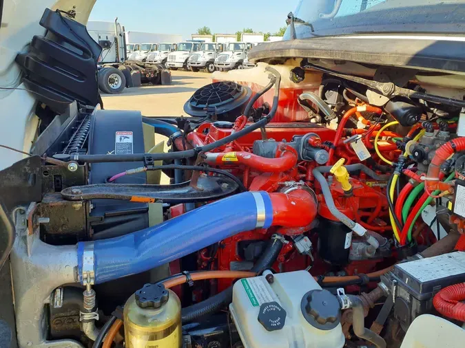 2019 FREIGHTLINER M2 106