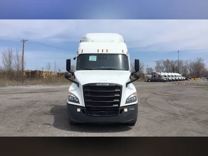 2021 Freightliner Cascadia 126