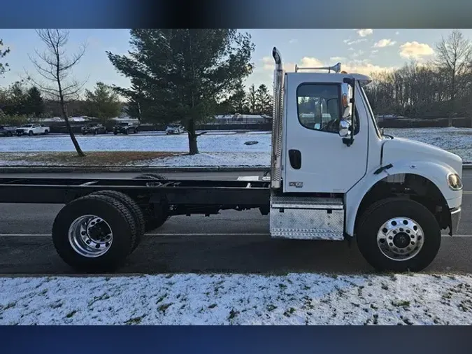 2025 FREIGHTLINER BUSINESS CLASS M2 106 PLUS