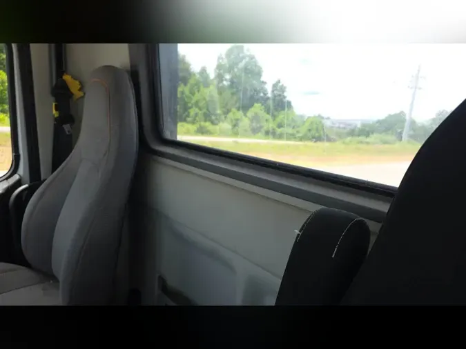 2019 Volvo VNL300