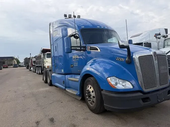 2020 KENWORTH T68099d245b1dffb2dbb6f4e4c90409a9ef9