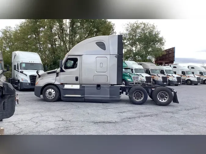 2022 Freightliner Cascadia 126