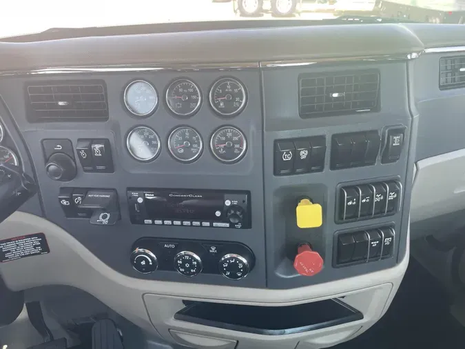 2022 Peterbilt 567