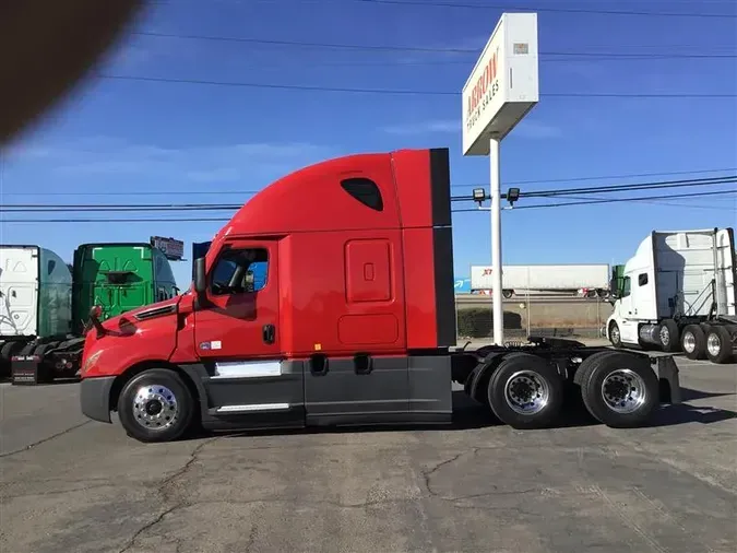 2021 FREIGHTLINER CASCADIA