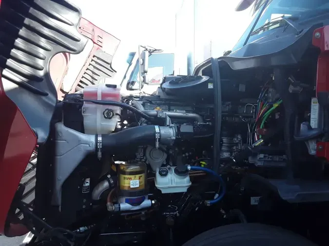 2017 FREIGHTLINER/MERCEDES CASCADIA 125