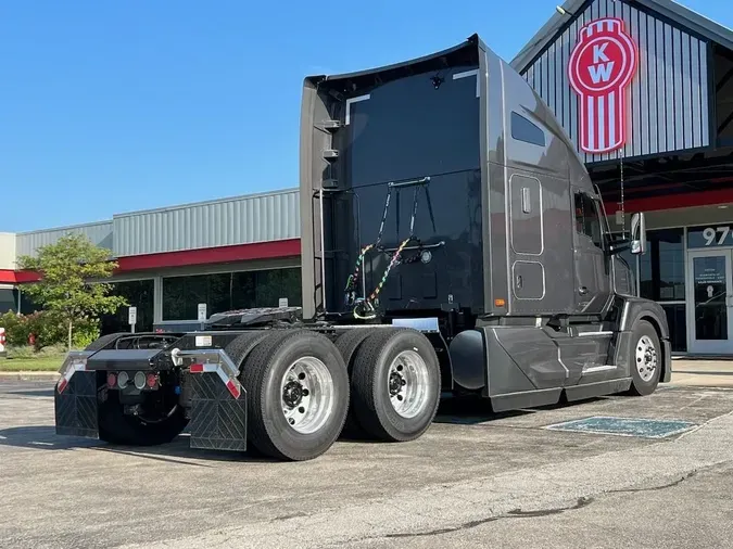 2025 Kenworth T680