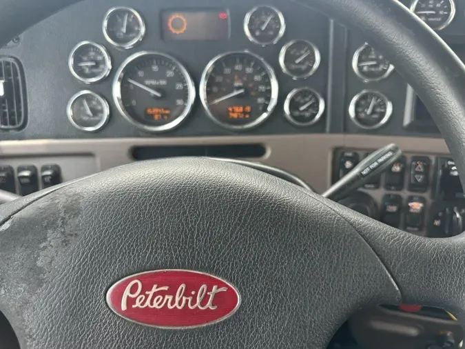 2020 Peterbilt 389
