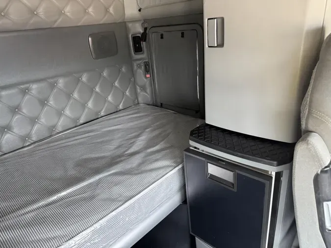 2019 Kenworth T880