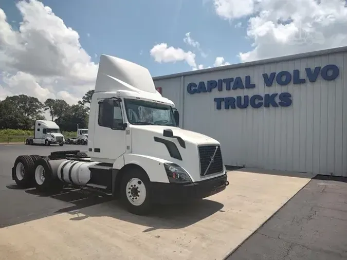 2016 VOLVO VNL64T300