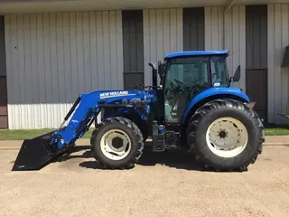 2017 New Holland T4.90