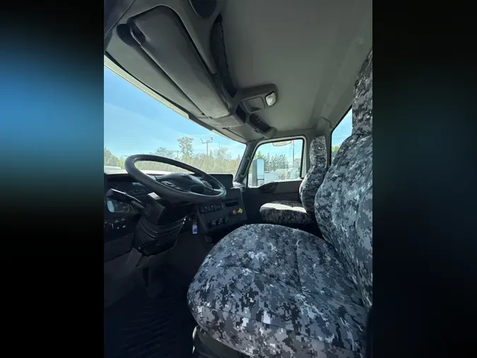 2019 NAVISTAR INTERNATIONAL RH613 DAYCAB S/A