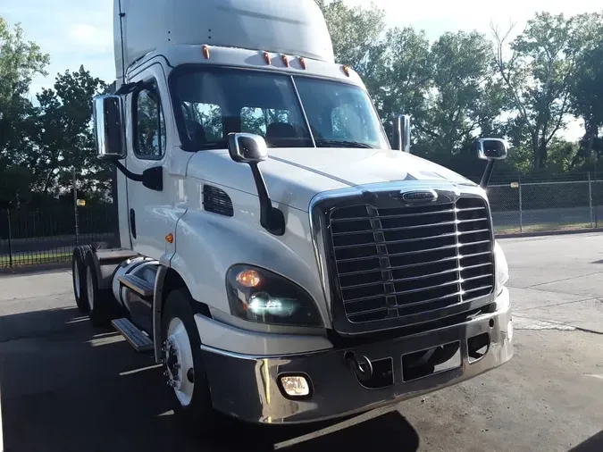 2017 FREIGHTLINER CASCADIA 113