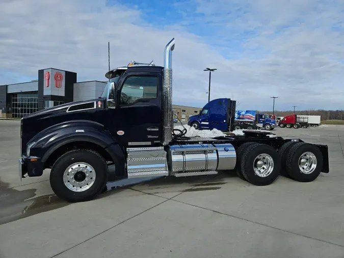 2026 Kenworth T880