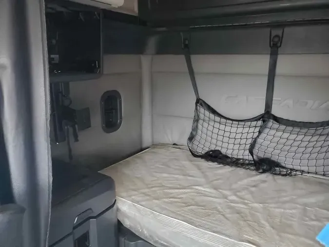 2020 FREIGHTLINER Cascadia 116
