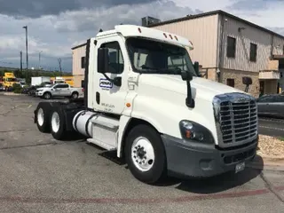 2018 FREIGHTLINER X12564ST