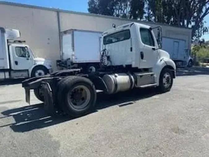 2015 FREIGHTLINER/MERCEDES M2 112