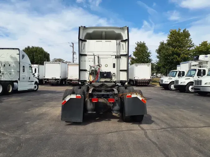 2019 NAVISTAR INTERNATIONAL LT625 SLPR CAB