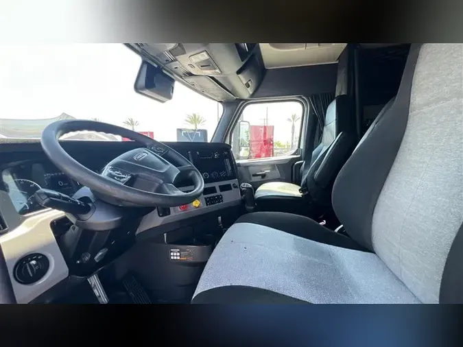 2021 FREIGHTLINER CA126
