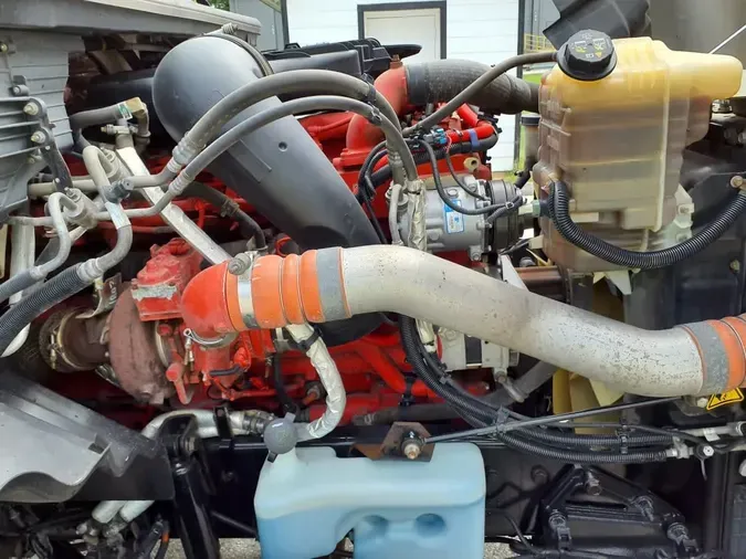 2019 NAVISTAR INTERNATIONAL LT625 SLPR CAB