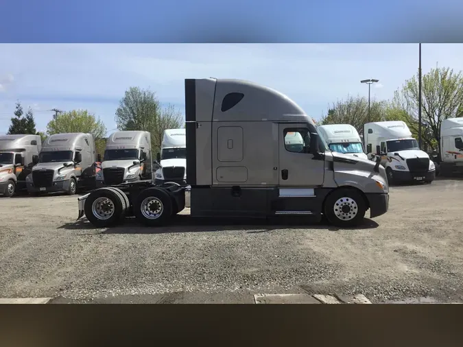 2023 Freightliner Cascadia 126