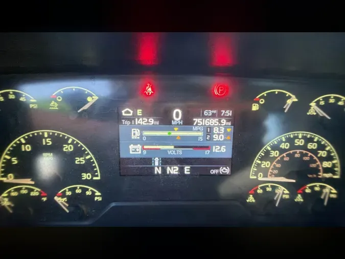 2019 Volvo VNL300