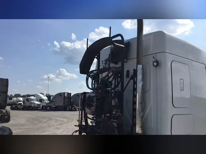 2021 Freightliner Cascadia 126