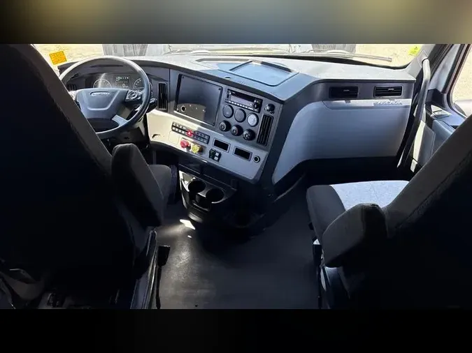 2022 FREIGHTLINER CA126