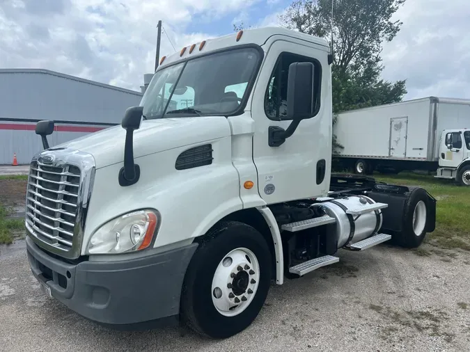 2014 FREIGHTLINER/MERCEDES CASCADIA 11399fe26406992933733172cec91955d17