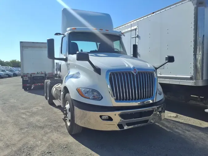 2019 NAVISTAR INTERNATIONAL LT625 DAYCAB T/A9a044b6dde0c0f763acf2908c506e2ca