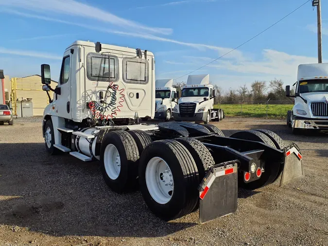 2018 FREIGHTLINER/MERCEDES CASCADIA 125