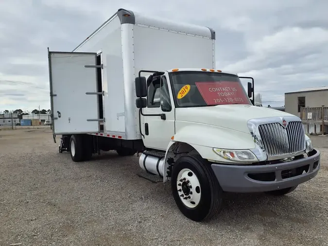 2019 NAVISTAR INTERNATIONAL 4300