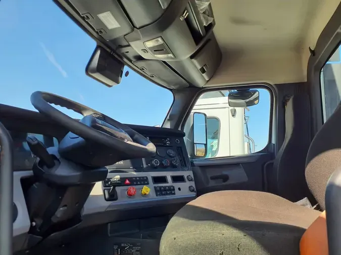 2020 FREIGHTLINER/MERCEDES NEW CASCADIA 116