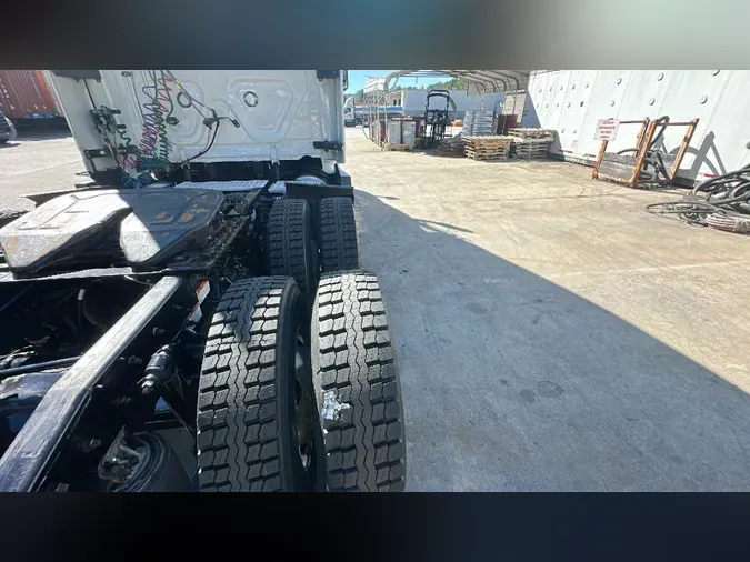 2022 Freightliner Cascadia 126