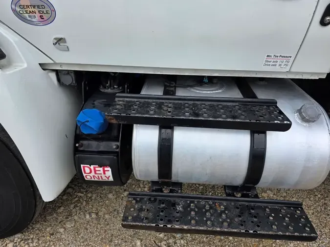 2019 NAVISTAR INTERNATIONAL 4300
