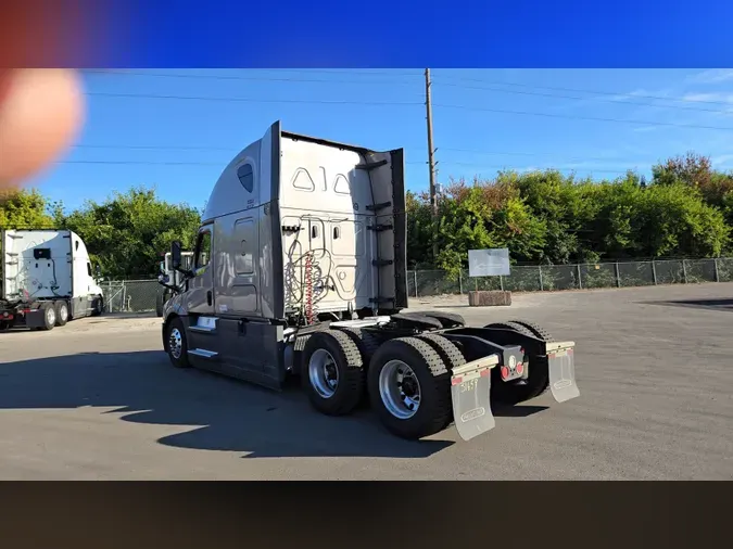 2024 Freightliner Cascadia 126