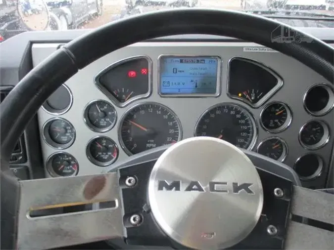 2014 MACK PINNACLE CXU613