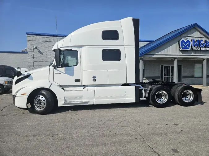 2023 VOLVO VNL64T860