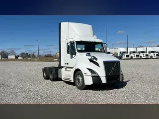 2018 Volvo VNL300