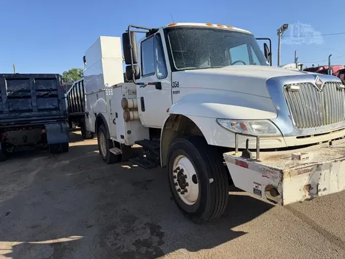 2013 INTERNATIONAL DURASTAR 4400