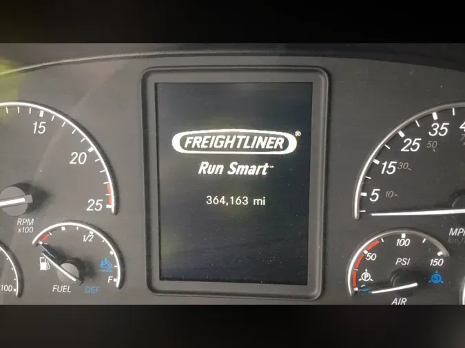 2021 Freightliner Cascadia 126