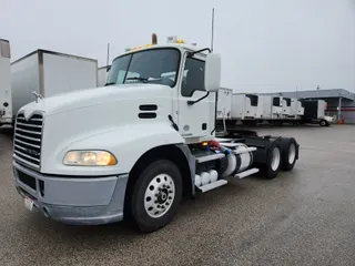 2017 MACK TRUCKS, INC. CXU600