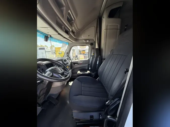2022 Peterbilt 579