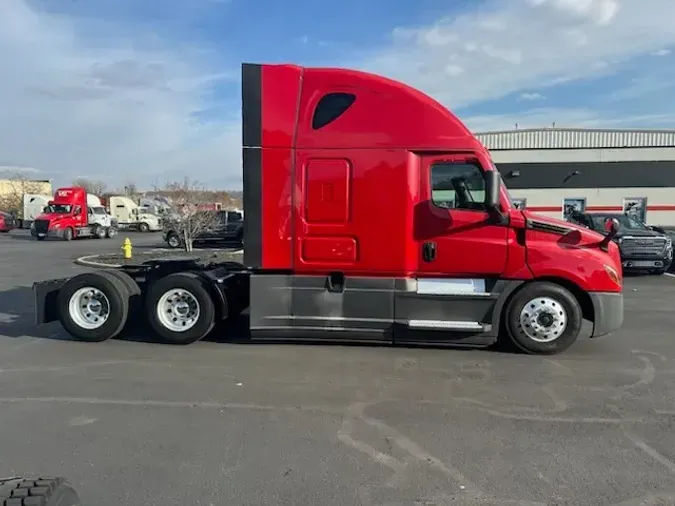 2021 FREIGHTLINER CASCADIA