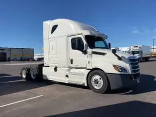 2018 Freightliner T12664ST